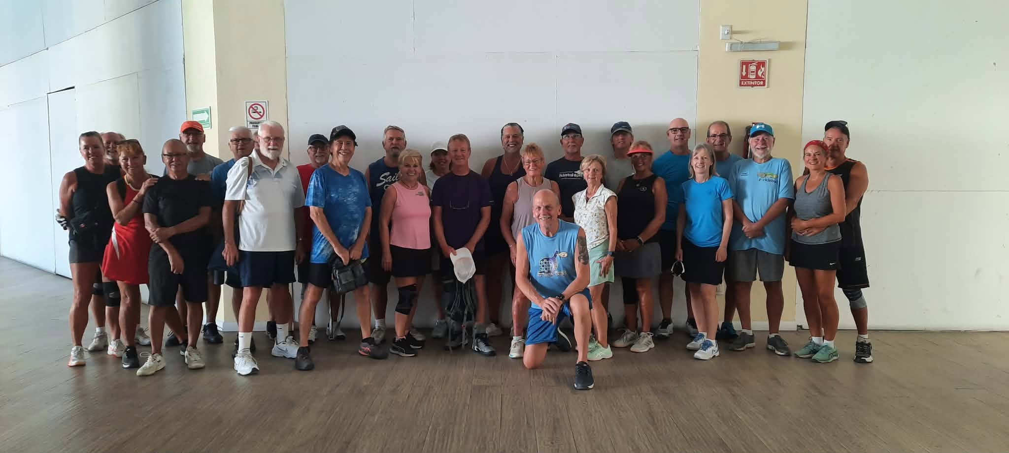 A big lineup of Puerto Vallarta Pickleball members on court